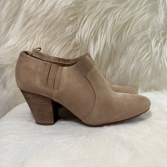 AUDREY BROOKE booties size 71/2M  cream - Picture 4 of 17